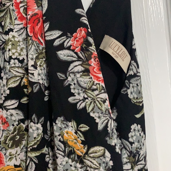 Lulu’s Lucy Love Sadie Black Floral Romper - Picture 5 of 7